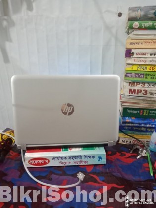 HP Pavilion Core i3 Silver 5th Gen